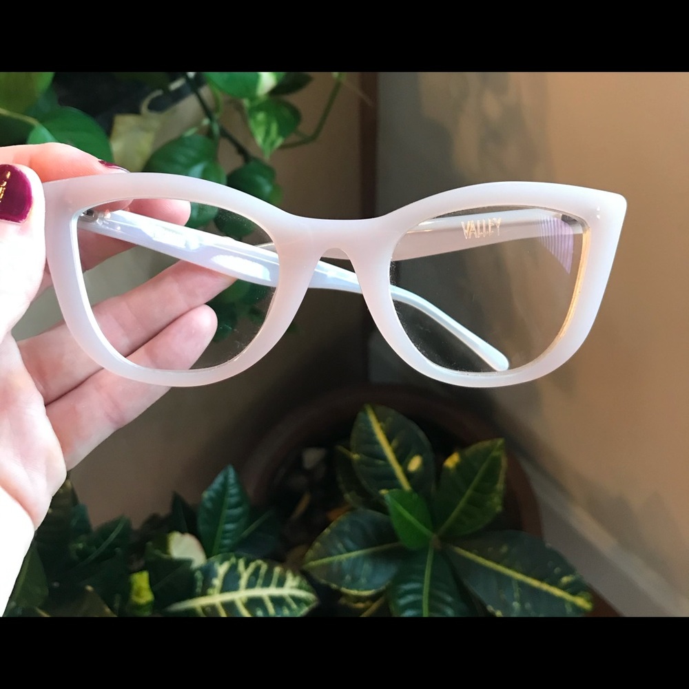 Valley Eyewear: Petal Pink Cat-Eye Glasses